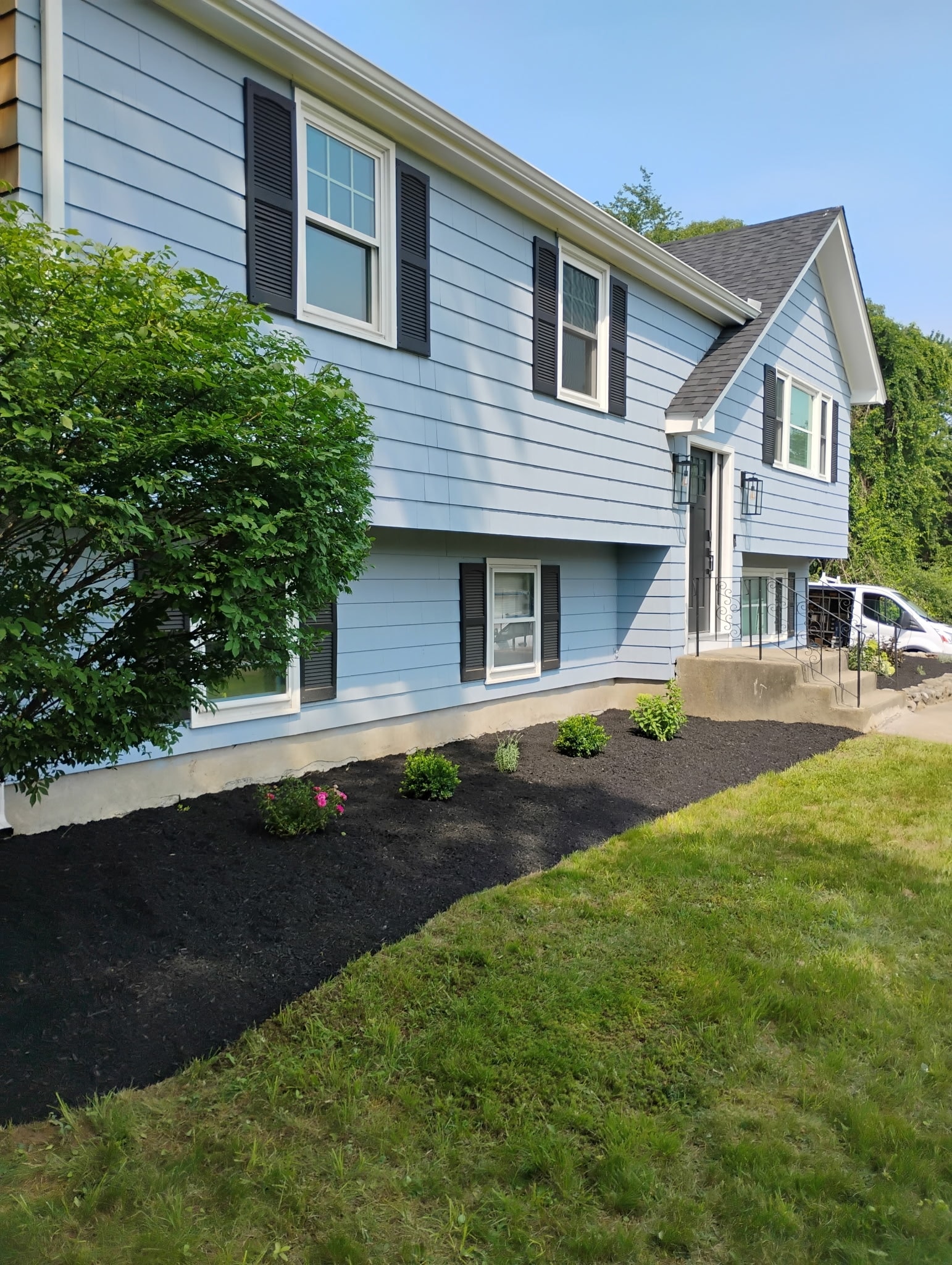 MTL Lawncare work gallery image 9